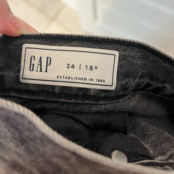GAP Mid Rise Horseshoe Jeans - Picture 8 of 8